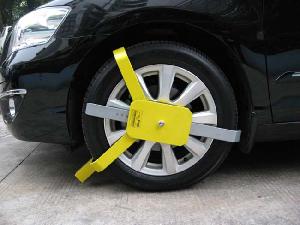 triangle wheel clamp