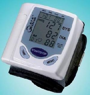 Fully Automatic Blood Pressure Monitor