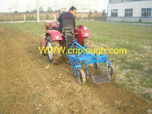 Working Potato Harvester