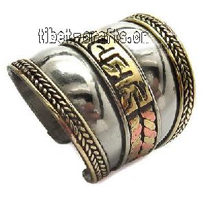 Tibet Om Ring