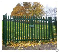 dark green picket fencing