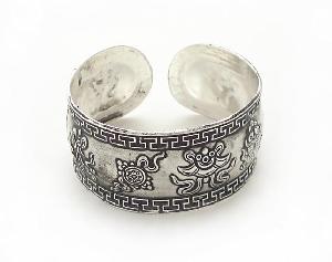 China Tribal Miao Silver Jewelry Bracelet