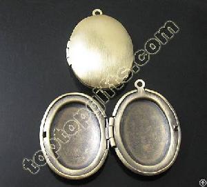 2013 Popular Oval Metal Locket
