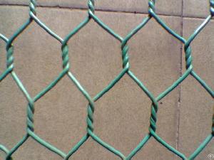 hexagonal wire mesh feeding