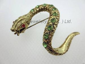 Brooch Snake Shape, Peridot Light Siam Crystals, Antique Gold Plated, Dbh00815