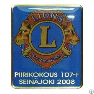 lion lapel pin