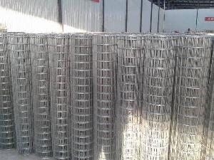 Tree Surrounds Wire Mesh