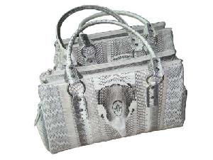 Offer Wholesale Python / Snake Skin Leather Handbags, Bags, Purses.