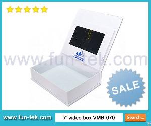 creative 7 lcd video light sensor box vmb 070 a4 landscape 2gb memory multi buttons 1000mah