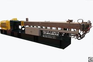 High Torque Corotating 100kg / H Twin Screw Extruder In Plastic Extruders