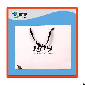 Decorative White Figure Gift Bags
