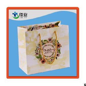 White Beatuiful Flower Gift Bags