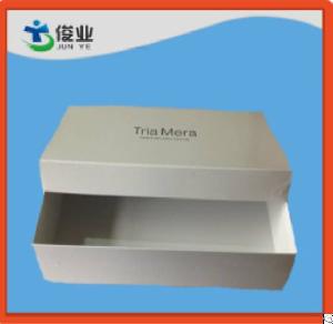 White Customized Box With Simple Words Trig Mera