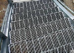 close mesh steel grating wheeled equipment access
