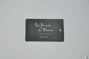 compatitive magnifying plastic card