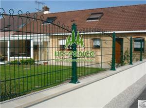 pyramid mesh fence