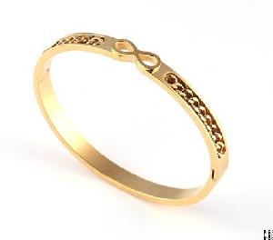 cuff bangle gold plated twisted chain imbeded middle