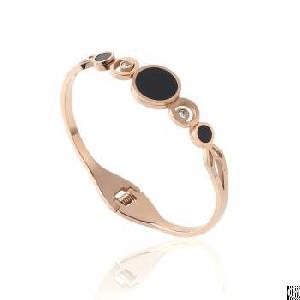 Single Ring Linked Fashion Rose Gold Hollowed Bangle With Black Enamel And Zircons Imbeded