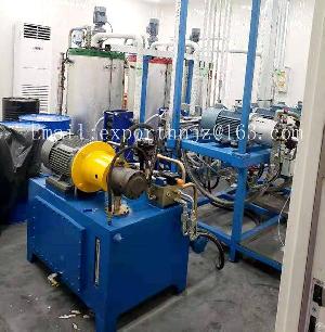 pu pressure foaming injecting machine