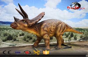 animatronic dinosaur simulation lifesize triceratops