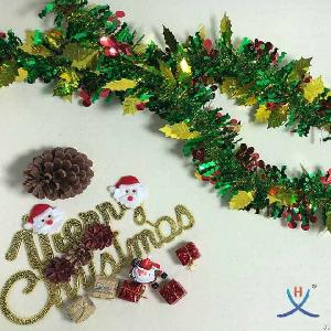 Hexing Hot And New Christmas Berry And Leaf Tinsel Foil Garland Special Gift Party With Wavy Strands