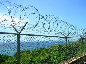 razor wire barrier