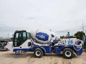 loading concrete mixer