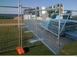 mobile fence safety barrier