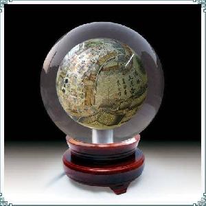 China Inner Painting Crystal Ball