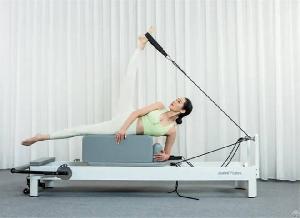 Light Luxury Round Head White Reformer