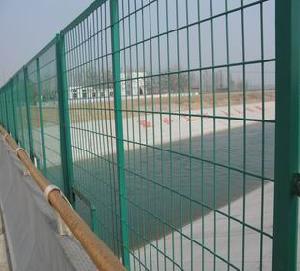 welded wire fence