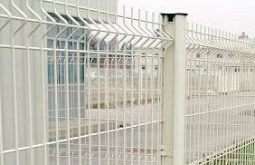 wire mesh fence