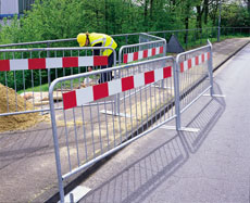 pedestrian barricades crowd control barrier