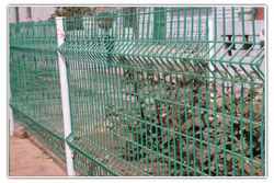 wire mesh fence