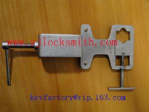 Auto Lock Holder For Training