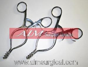 surgical retractors