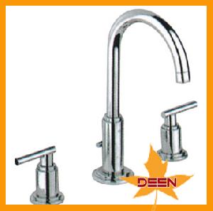 Double Switch Brass Basin Faucet With A Stainless Steel Aerator