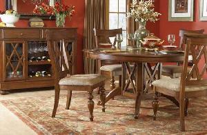 Round Dining Table And Dining Chair With Bun Feet