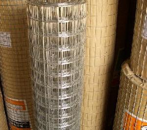 We Supply Welded Wire Mesh , In Rolls And Panels For Importers