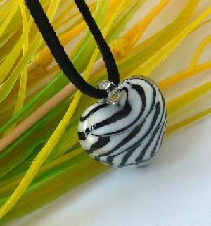 Wholesale Zebra Design Heart Glass Pendant