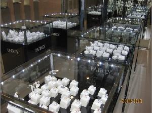 High Power Led Lighting Diamond Display Showcases Used Wooded And Glasses