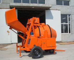 2 Bag Cement Diesel Concrete Mixer , Hydraulic Loading