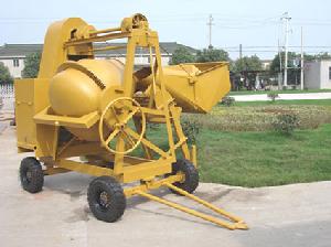 Self Loading Concrete Mixer With Yanmar Diesel Engine