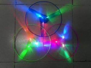 Flashing Led Light Flying Ufo Disc Frisbee Toy