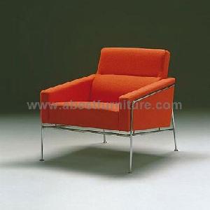 Arne Jacobsen Series 3300 Easy Chair