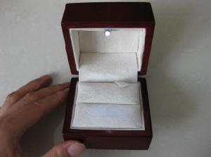 White Led Lighted Ring Box In China