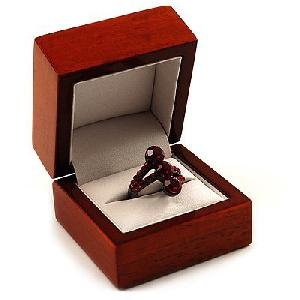 Good-looking Cherry Ring Case