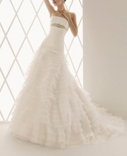 multi layers line strapless train wedding dress cape